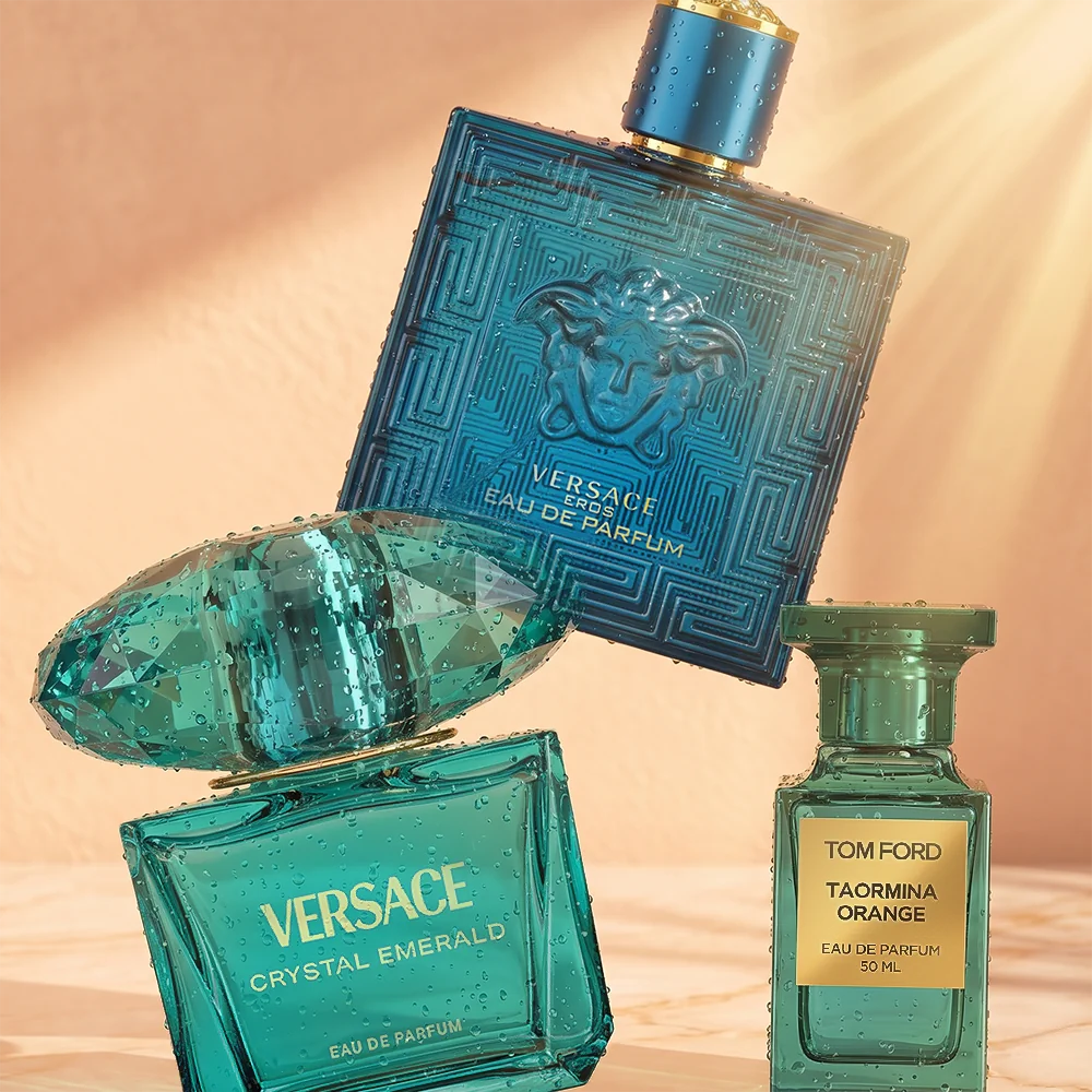 Promotiebeeld met een collectie van nieuwe luxe parfums en cosmetica.